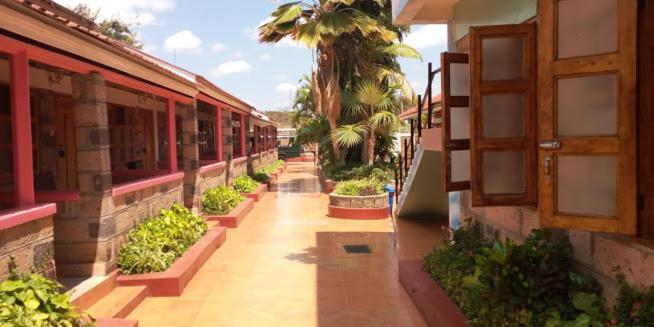 Miryams Village Inn Safari Lodge Sultan Hamud Exterior foto